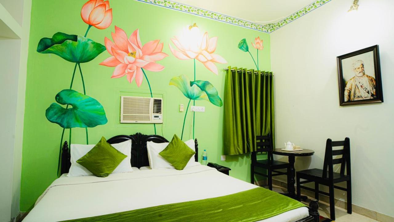 Hotel Lake Paradise Udaipur Exterior photo