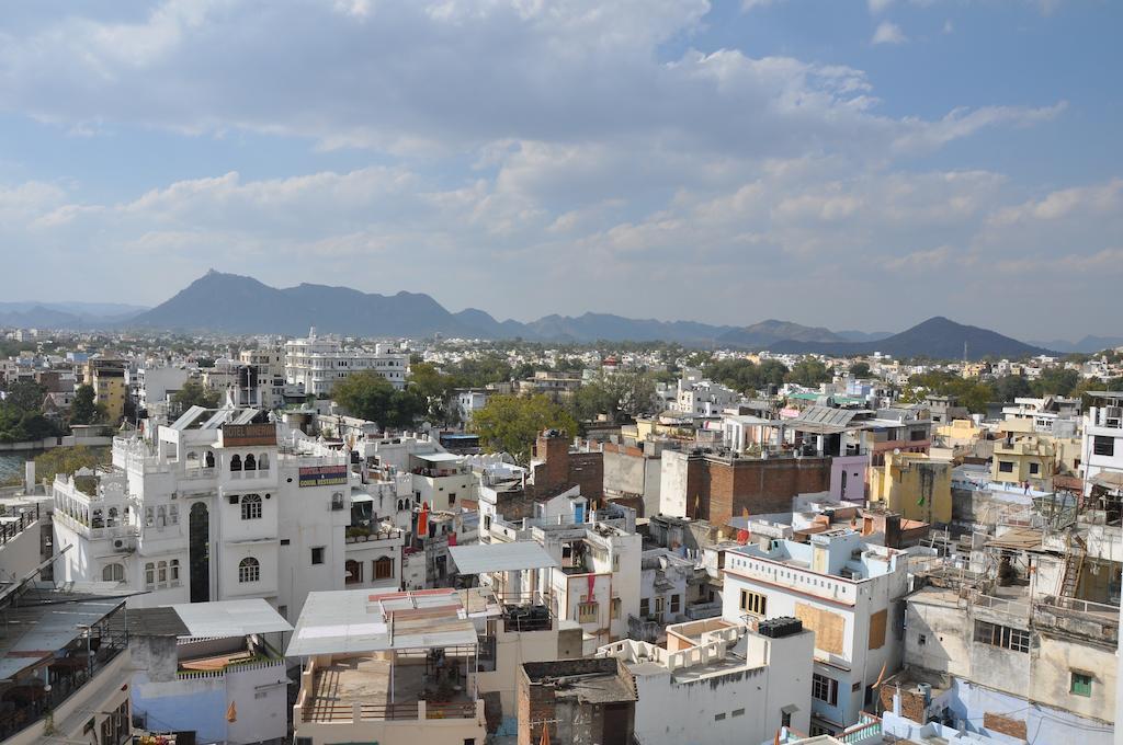 Hotel Lake Paradise Udaipur Exterior photo